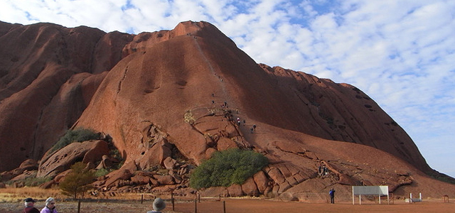 mida_uluru_01.jpg