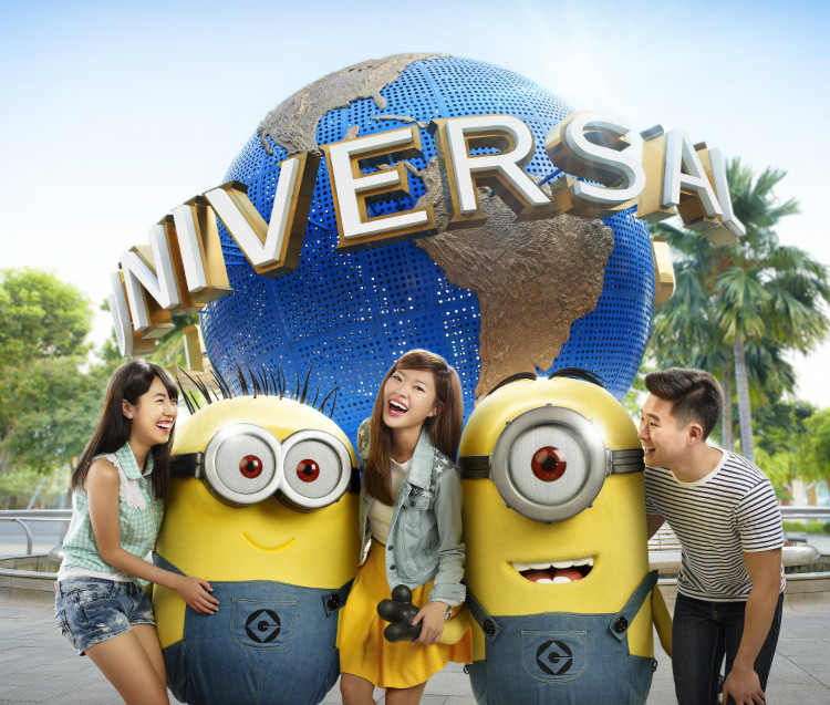 (2)Character Meet & Greet-  Minions from DESPICABLE ME 3.jpg