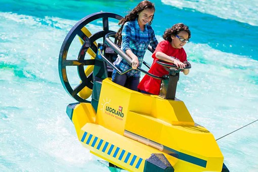 aquazone_wave_racers_1400x800.jpg